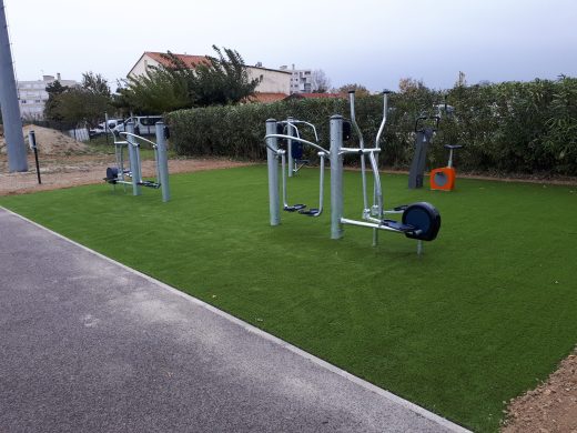 Agrès de fitness en plein air à Perpignan