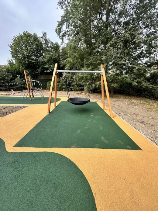 Balançoire nid du parc municipal de Canet-d’Aude