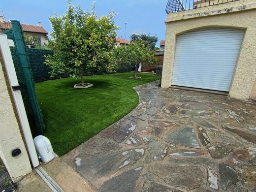 Jardin en gazon synthétique à Perpignan