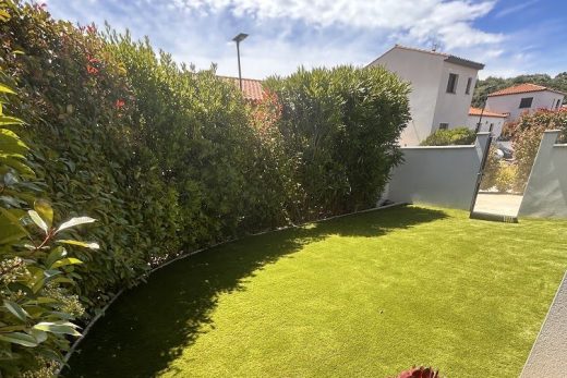 Jardin en gazon synthétique à Toulouges