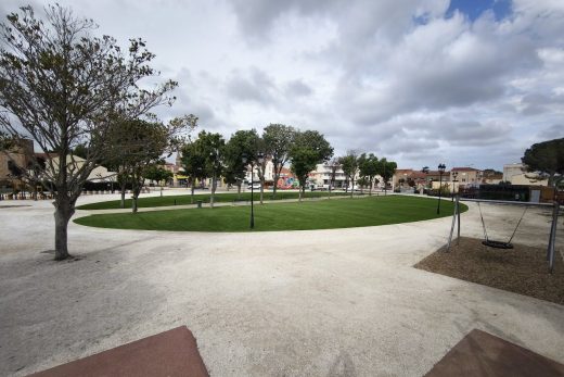 Gazon synthétique du parc municipal de Pia