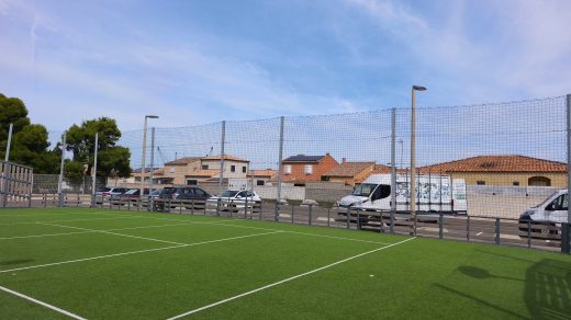 Installation d’un filet pare-ballons à Port-la-Nouvelle