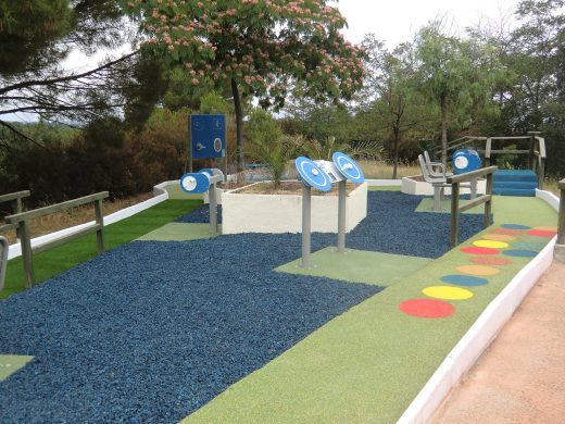 Parcours de sport santé sur sol souple