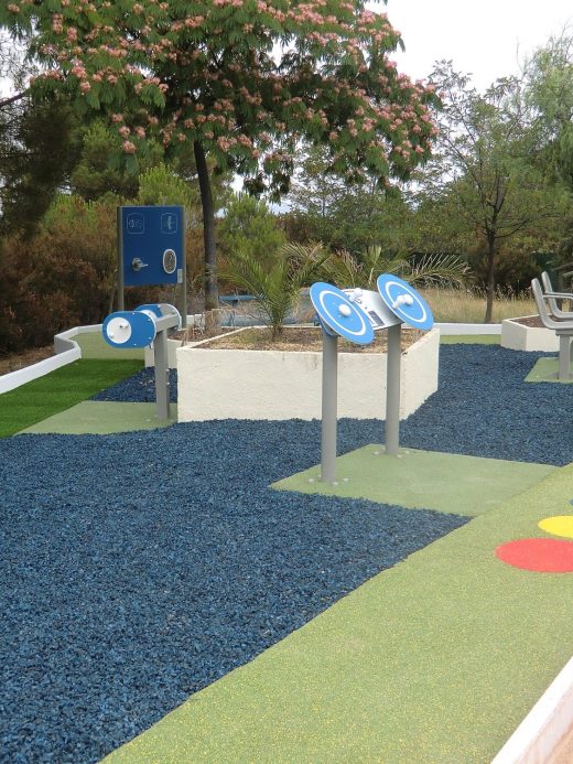 Parcours de sport santé sur sol souple