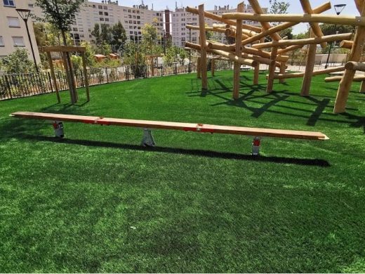 Gazon synthétique, aires de jeux et équipements sportifs à Perpignan